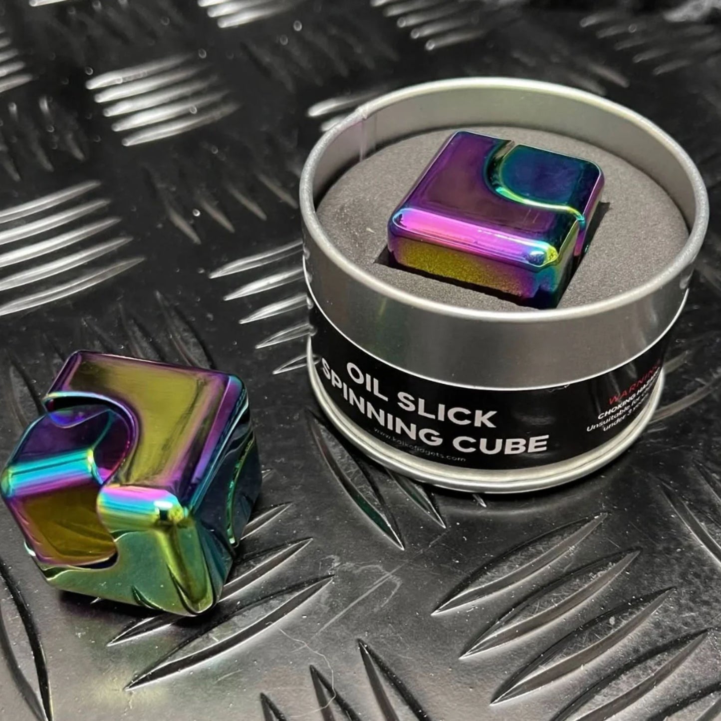 Square Spinning Cube by Kaiko in display tin